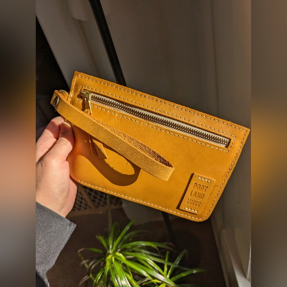 Portland Leather Handbags - PLG Adriana Pouch in Sunflower 🌻